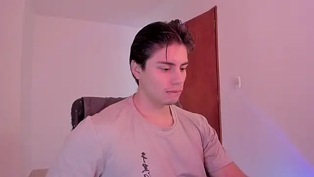 Snapshot of Giordano_Russo chatting on October 7, 2025, 4:19 pm Giordano Russo online show from October 7, 2025, 4:19 pm