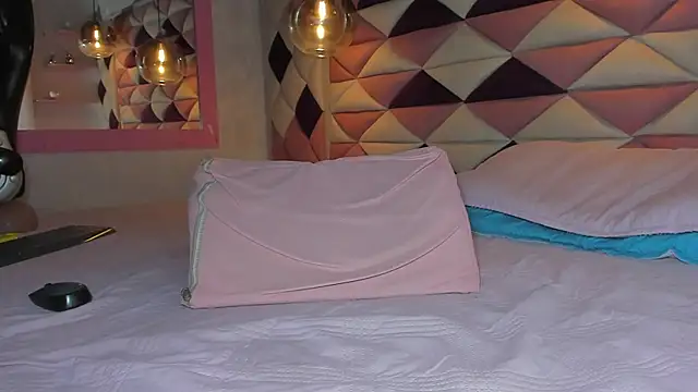 Snapshot of _kaarla_ chatting on March 21, 2025, 9:23 am kaarla online show from March 21, 2025, 9:23 am