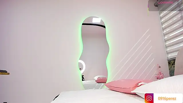 Snapshot of _kaarla_ chatting on November 21, 2025, 7:13 pm kaarla online show from November 21, 2025, 7:13 pm