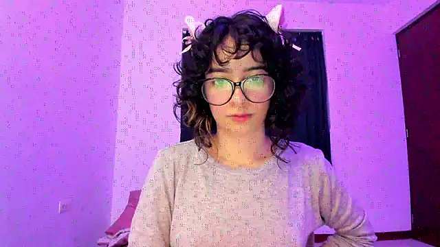  Lunnaa  online show from November 15, 2025, 11:09 pm