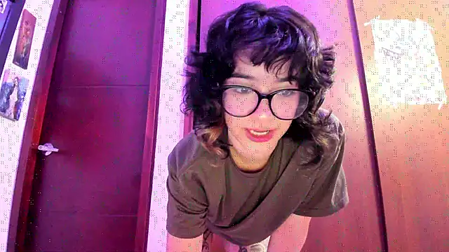  Lunnaa  online show from October 20, 2025, 2:57 am