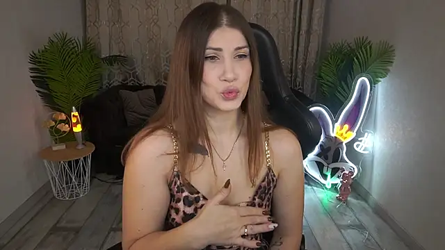 CassandraGood online show from December 21, 2025, 6:59 am