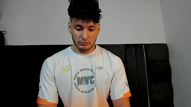 Snapshot of alejandro__2 chatting on March 3, 2026, 4:14 pm alejandro 2 online show from March 3, 2026, 4:14 pm