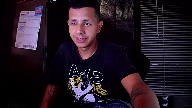 boy bigcock24cm online show from May 26, 2026, 10:19 pm