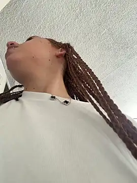 valenor  online show from February 20, 2026, 6:54 pm