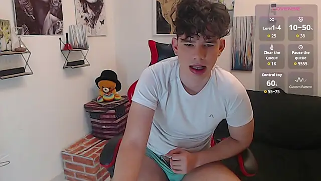 Oliverboy- online show from June 13, 2026, 11:35 pm