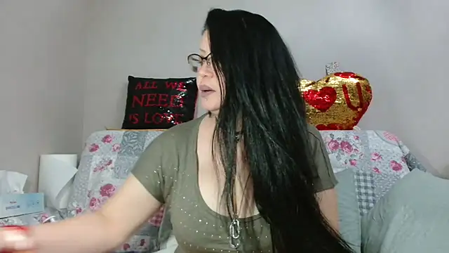 x  KHALEESI  x online show from November 12, 2025, 10:13 pm