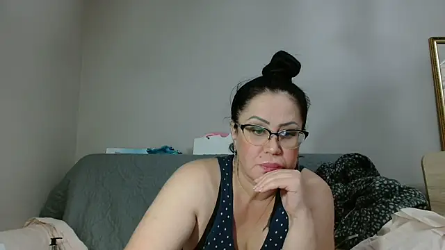 x  KHALEESI  x online show from October 25, 2025, 5:13 pm