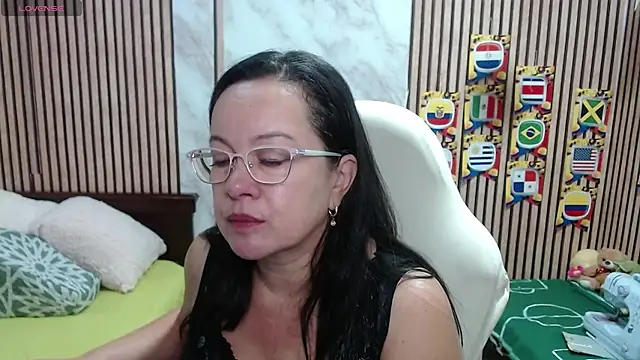 Snapshot of Sonialorens_ chatting on June 26, 2026, 12:55 pm Sonialorens online show from June 26, 2026, 12:55 pm