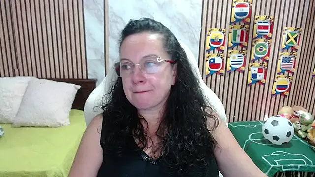 Snapshot of Sonialorens_ chatting on June 23, 2026, 7:56 pm Sonialorens online show from June 23, 2026, 7:56 pm