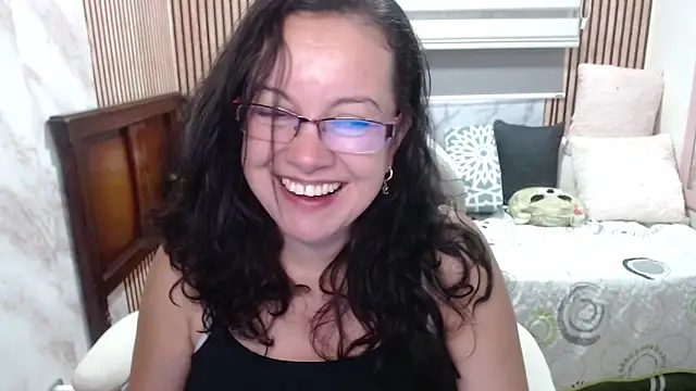 Snapshot of Sonialorens_ chatting on June 10, 2026, 3:57 pm Sonialorens online show from June 10, 2026, 3:57 pm