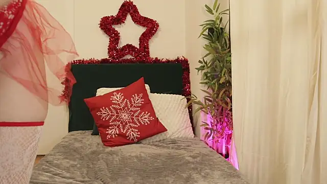 Luna Riva online show from December 16, 2025, 9:57 am