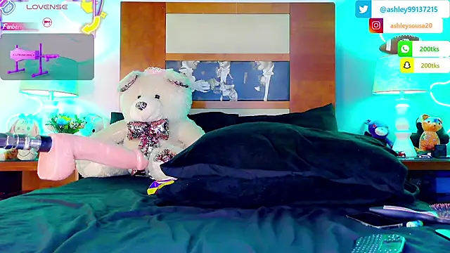 ashley 19xx online show from November 22, 2025, 3:05 am