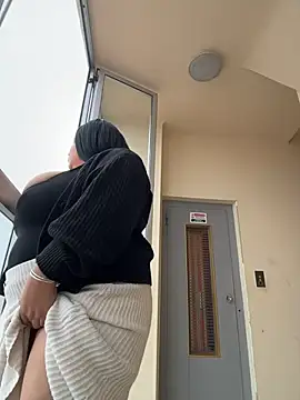 Snapshot of IamSashaLuv chatting on February 1, 2026, 6:55 am IamSashaLuv online show from February 1, 2026, 6:55 am