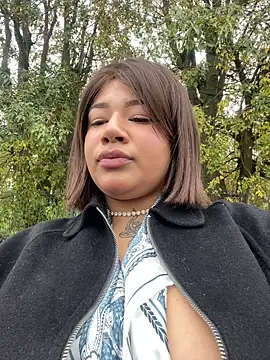 IamSashaLuv online show from November 14, 2025, 10:52 am