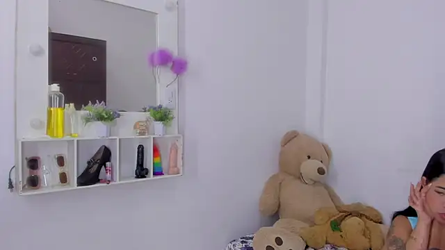 Emma lean online show from October 17, 2025, 12:18 pm