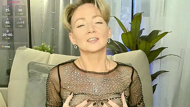 AkexandraFix online show from October 6, 2025, 1:01 pm