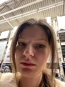 MaryHiggins online show from December 15, 2025, 2:01 pm