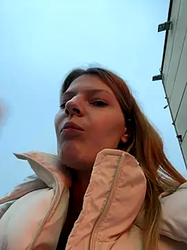 MaryHiggins online show from November 7, 2025, 1:26 pm