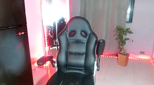 Ariana girlhots online show from February 23, 2025, 5:45 am