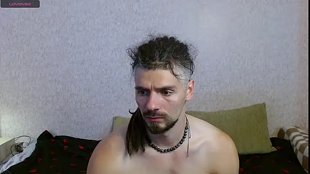 Snapshot of Aestheticguy101 chatting on September 14, 2025, 11:21 am Aestheticguy101 online show from September 14, 2025, 11:21 am