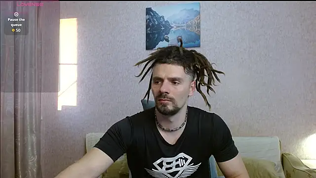 Aestheticguy101 online show from May 17, 2026, 4:29 pm