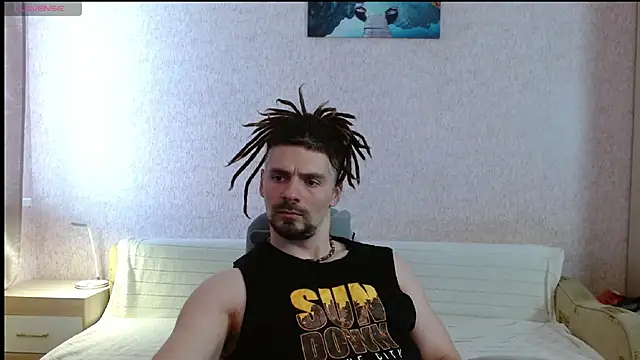 Aestheticguy101 online show from April 30, 2026, 8:21 am