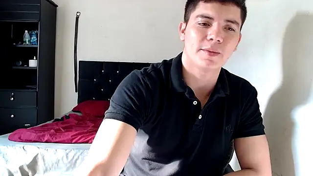 Snapshot of suckmydickbitch97 chatting on March 5, 2025, 12:44 pm suckmydickbitch97 online show from March 5, 2025, 12:44 pm