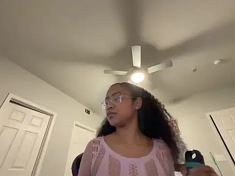 RylHoneyy online show from February 1, 2026, 2:21 am