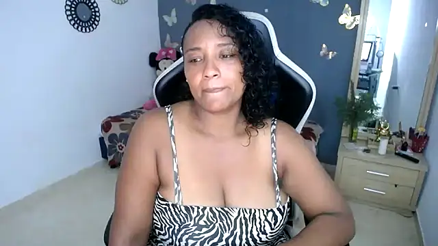 marysol83 online show from June 5, 2026, 2:38 am