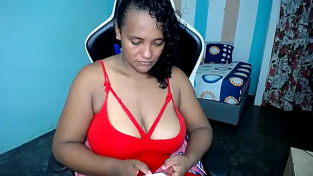 marysol83 online show from November 9, 2025, 6:12 pm