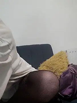 Mia-Sweet2002 online show from January 9, 2026, 8:27 pm