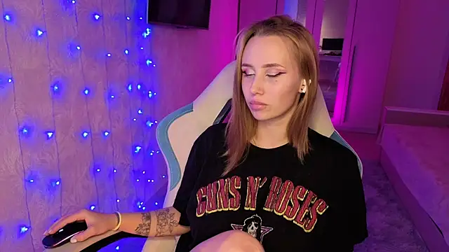 Snapshot of litlle_pie chatting on September 30, 2025, 8:48 pm litlle pie online show from September 30, 2025, 8:48 pm