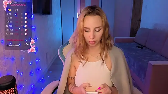 Snapshot of litlle_pie chatting on October 3, 2025, 7:48 pm litlle pie online show from October 3, 2025, 7:48 pm