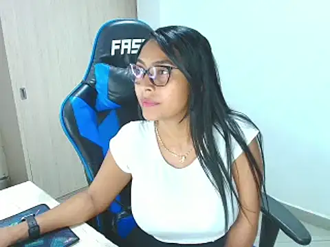 Snapshot of sophiax-x chatting on January 29, 2025, 12:01 am sophiax-x online show from January 29, 2025, 12:01 am