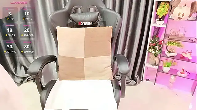 Snapshot of Yuki-yio chatting on November 10, 2025, 1:21 am Yuki-yio online show from November 10, 2025, 1:21 am