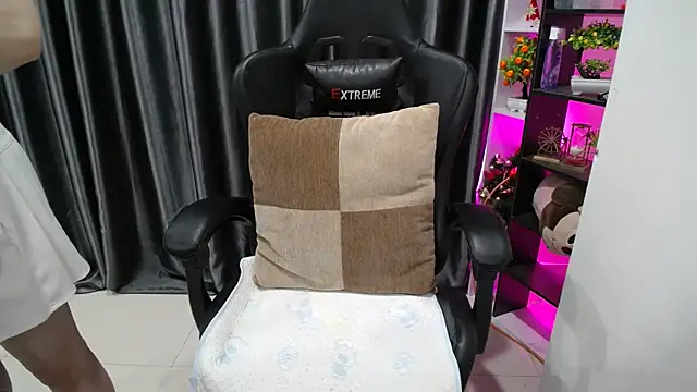 Snapshot of Yuki-yio chatting on September 10, 2025, 1:15 am Yuki-yio online show from September 10, 2025, 1:15 am