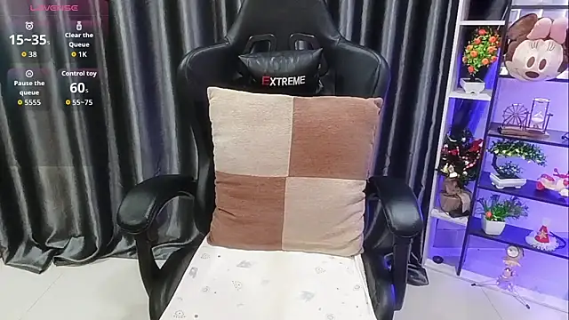 Snapshot of Yuki-yio chatting on October 29, 2025, 1:15 am Yuki-yio online show from October 29, 2025, 1:15 am