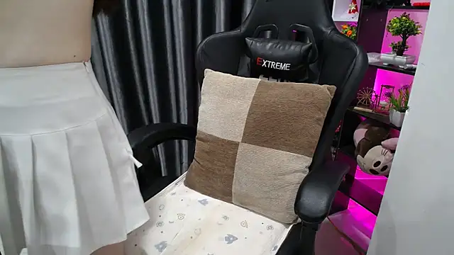 Snapshot of Yuki-yio chatting on March 19, 2025, 1:21 am Yuki-yio online show from March 19, 2025, 1:21 am