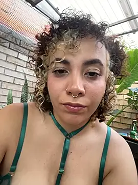 Emma Wish online show from December 3, 2025, 8:19 pm