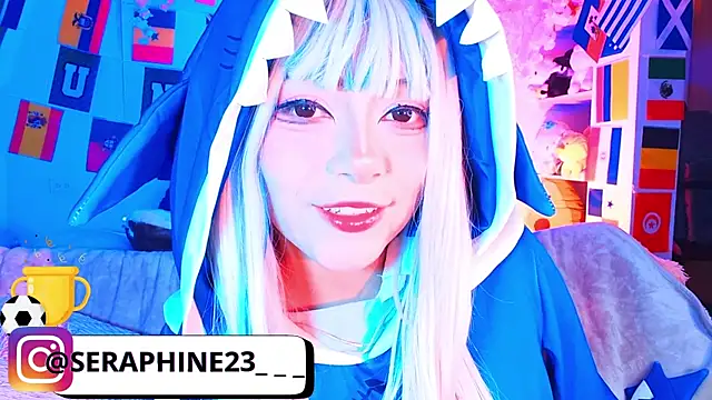 seraphine23 online show from July 12, 2026, 10:32 pm
