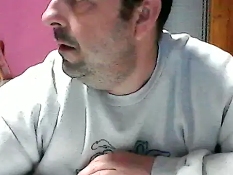 Hot-pico76 online show from March 6, 2025, 5:11 pm