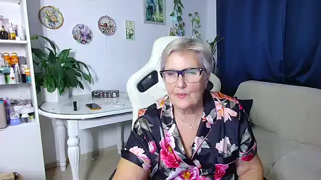 Selenna57 online show from December 2, 2025, 6:09 pm