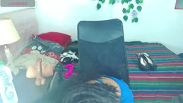 Alexaqueen1 online show from October 13, 2025, 1:29 am