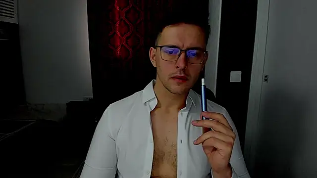 sexxymuscles4u online show from December 16, 2025, 8:51 am