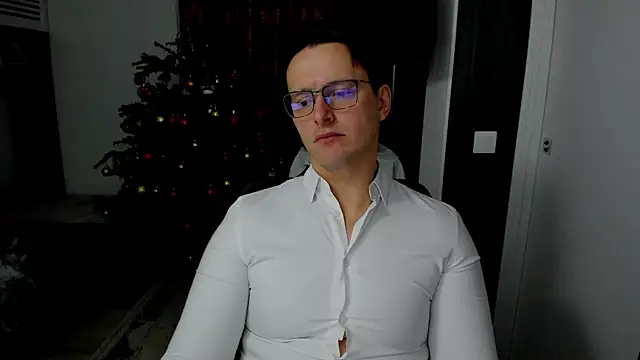 sexxymuscles4u online show from January 12, 2026, 1:18 pm