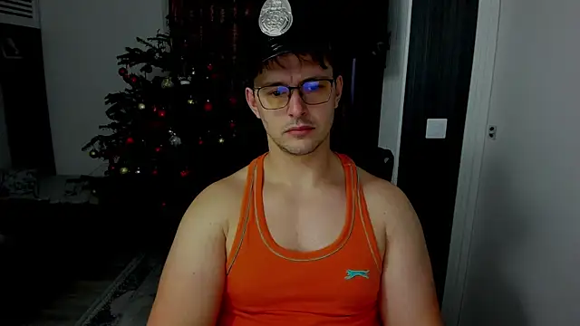 sexxymuscles4u online show from January 8, 2026, 1:28 pm