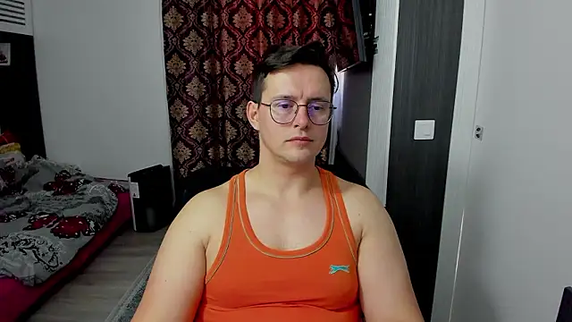 sexxymuscles4u online show from March 1, 2026, 12:05 pm