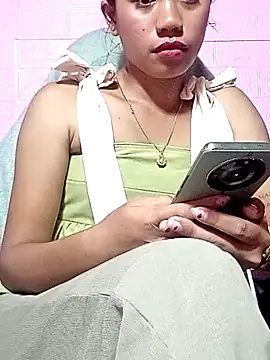 Snapshot of Cutie_body11 chatting on February 9, 2026, 4:54 am Cutie body11 online show from February 9, 2026, 4:54 am