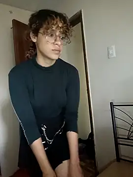 EmmaMelissa0521 online show from February 28, 2025, 8:50 pm